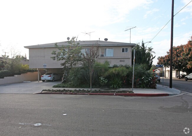 Foto del edificio - 1420 Seward St
