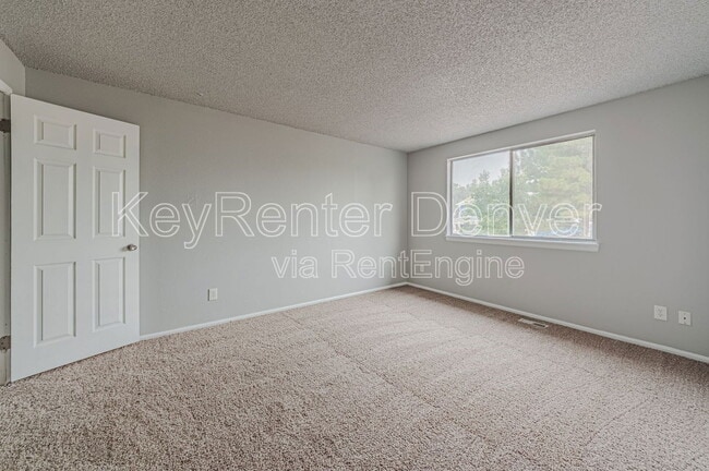 Foto del edificio - 4560 Eureka Ct