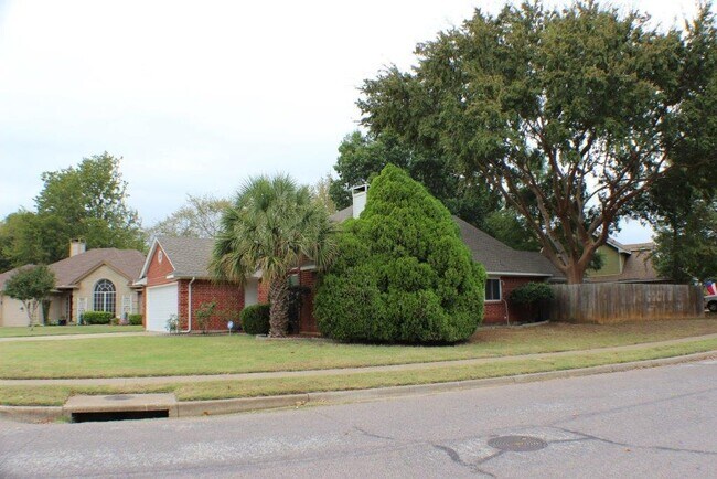 Foto del edificio - 4210 Glen Ridge Dr