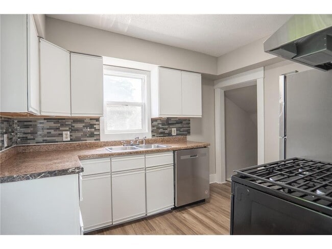 Foto del edificio - 938 N Cypress St