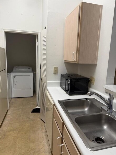 Foto del edificio - 2508 Grassy Point Dr