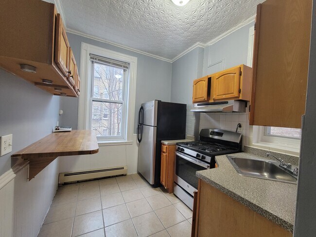 Building Photo - 312 28th St