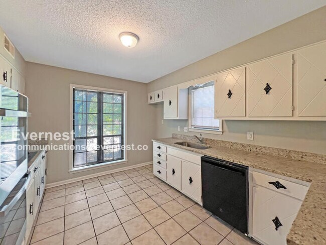 Foto del edificio - 3409 Kettlebrook Cove