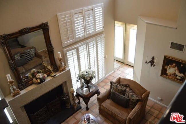Building Photo - 24715 Cll Largo
