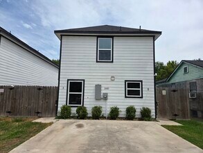 Building Photo - 11610 Danford Ln