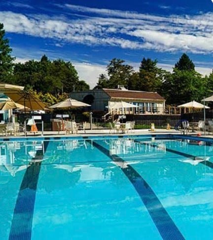 Building Photo - 12003 Lakeshore S