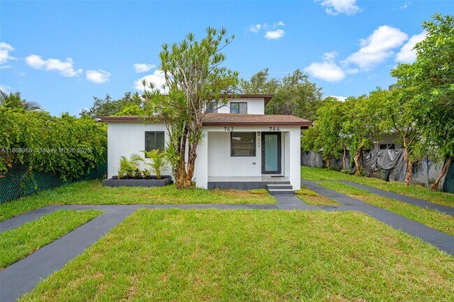 Foto del edificio - 742 NW 70th St
