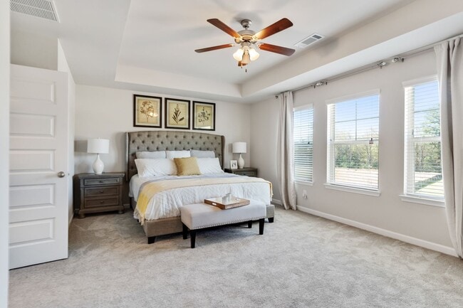 Building Photo - 3 BEDROOM TOWNHOME IN OAKWOOD! Rabun Floorplan