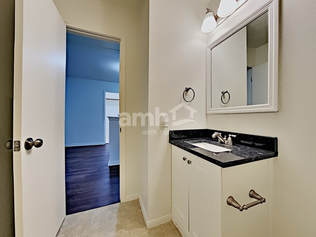 Building Photo - 2738 Springstone Dr