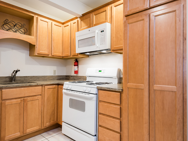 Building Photo - 1527 O St NW