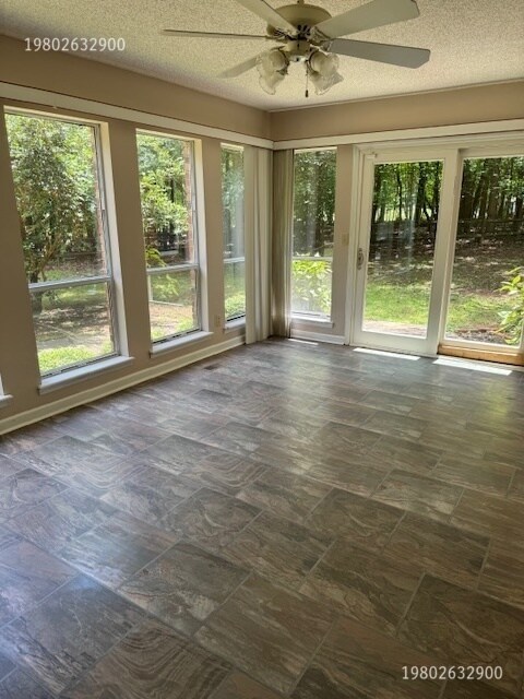 Foto del edificio - 14910 Majestic Oak Dr