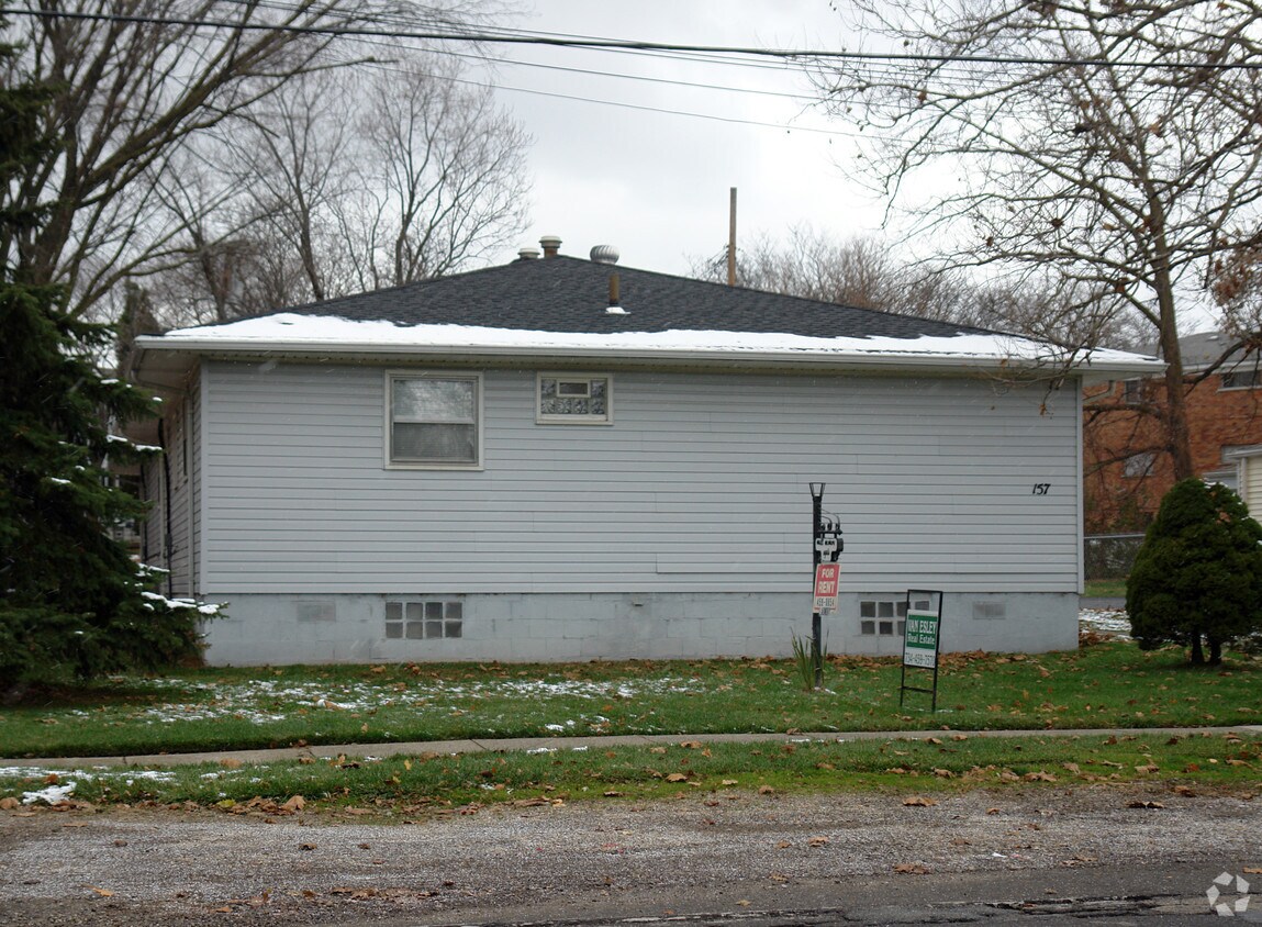 Building Photo - 157 N Mill St