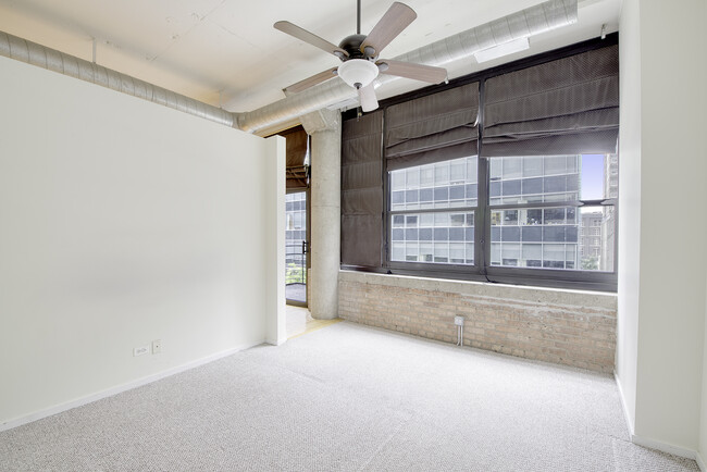 Building Photo - 130 S Canal St