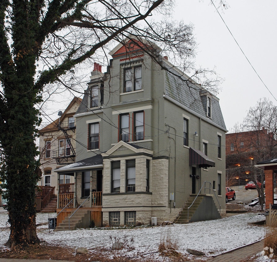 Building Photo - 2705 Euclid Ave