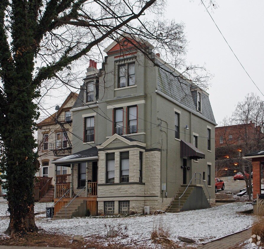 Foto del edificio - 2705 Euclid Ave