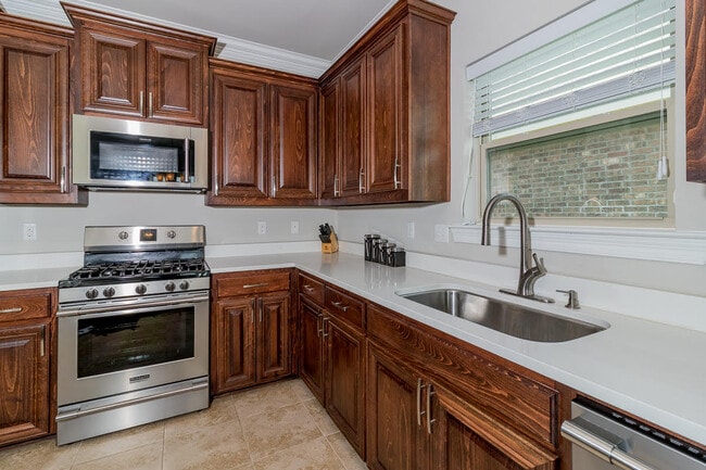 Foto del edificio - 405 Claystone Rd