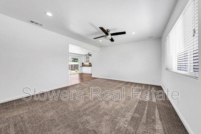Building Photo - 8365 Lucania St