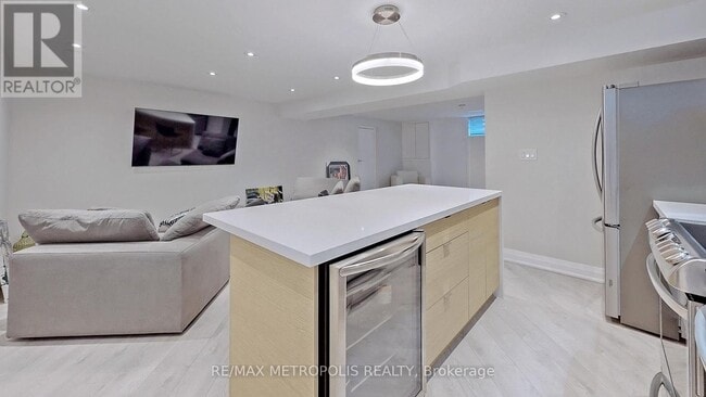 Building Photo - 20 Knox Ave