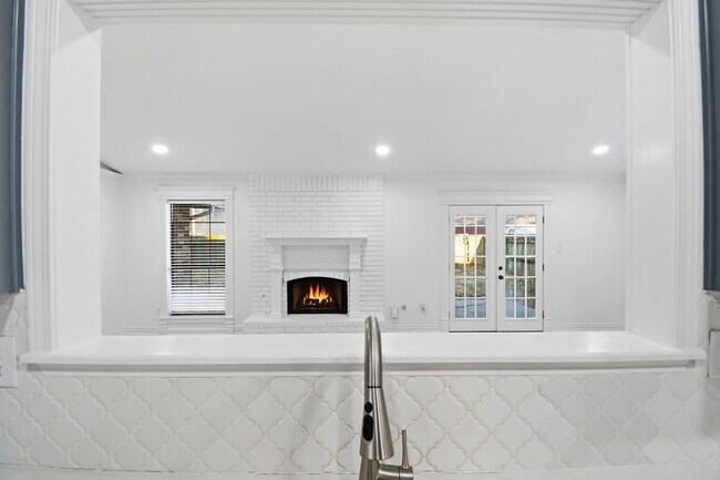 Foto del edificio - 4 Bed | 2 Bath in Broken Arrow!