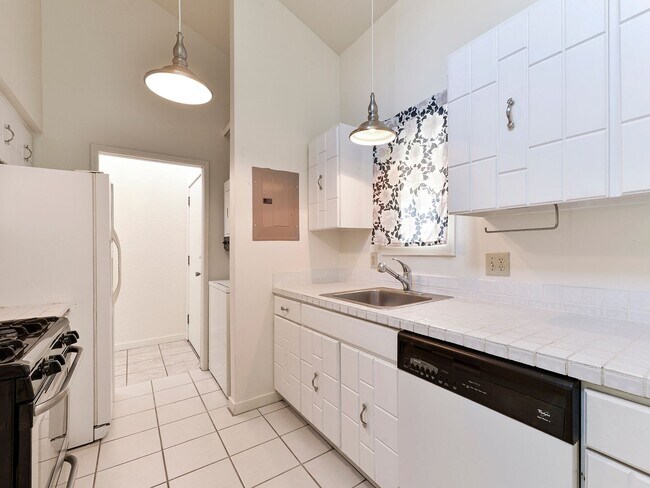 Foto del edificio - South Seattle - Amazing Views - Top Floor ...