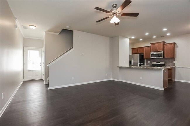 Building Photo - 607 Royal Crest Ct