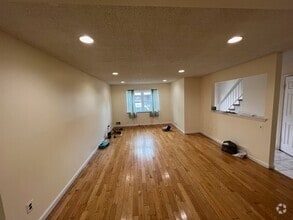 Building Photo - 5305 Hana Rd