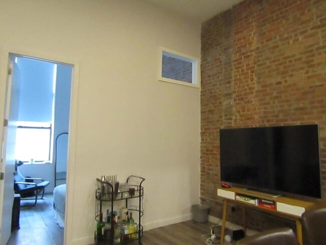 Foto del edificio - 139 Newark Ave