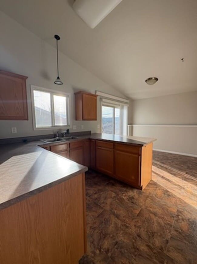 Building Photo - r1327