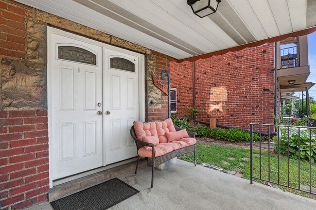 Building Photo - 3819 Beechwood Blvd