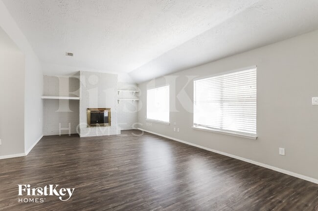 Building Photo - 22403 Ivygate Dr