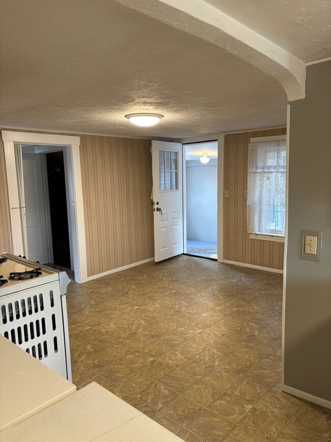 Building Photo - 72 Hoover St