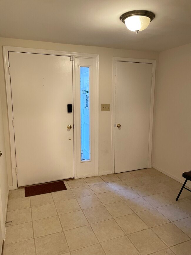 Foto del edificio - 8315 Countryside Ln