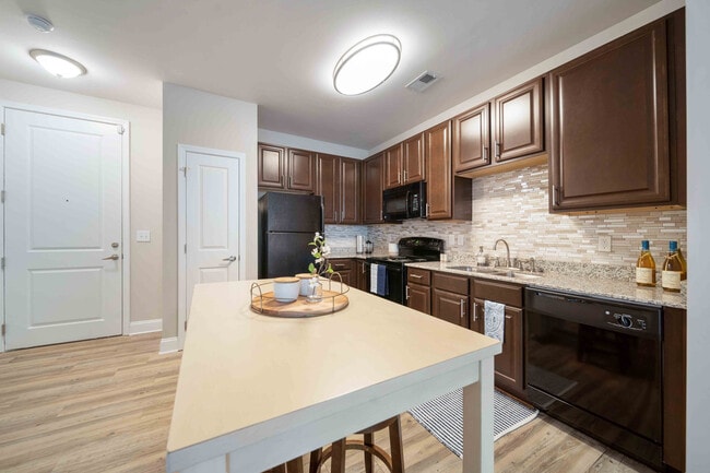 Tryon Place apartments — community photo - Tryon Place