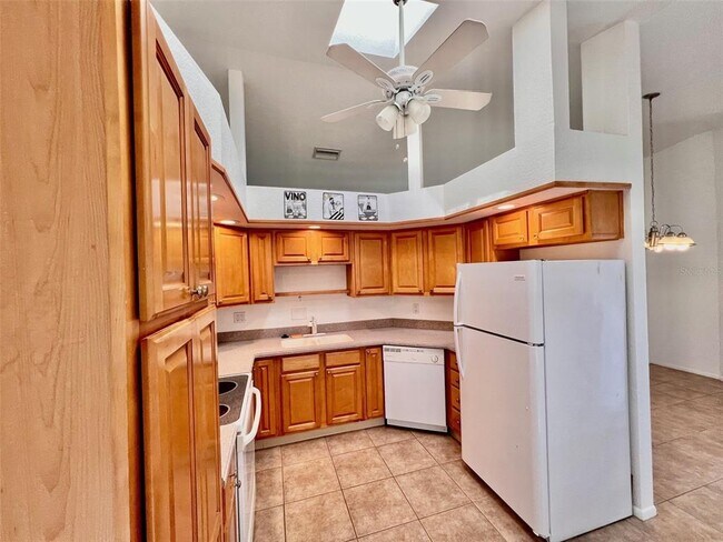 Building Photo - 931 Fairfax Terrace NW