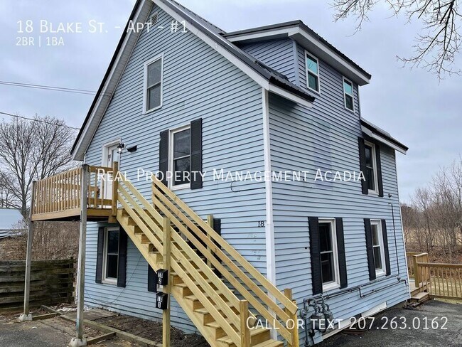 Building Photo - 1st Floor 2 Bedroom in Brewer, ME