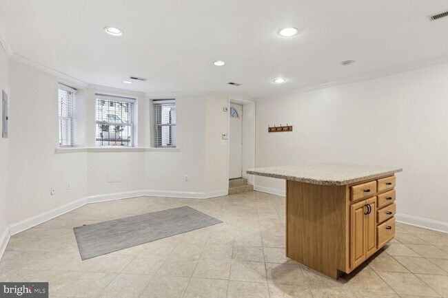 Foto del edificio - 61 Rhode Island Ave NW