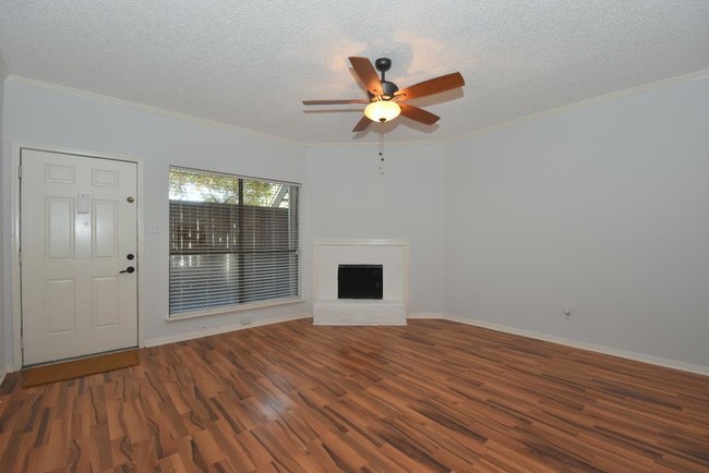 Building Photo - 5711 Sugar Hill Dr