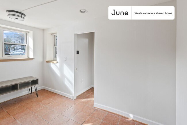 Foto del edificio - Room in Shared 3 bed/2.5 bath home