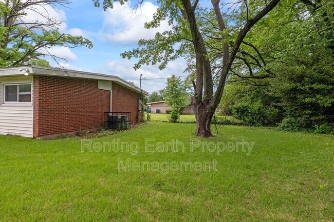 Foto del edificio - 6452 Evergreen Blvd