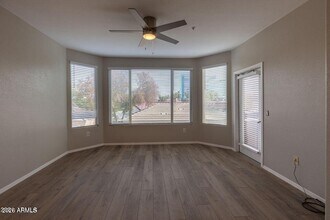 Building Photo - 420 W 1st St