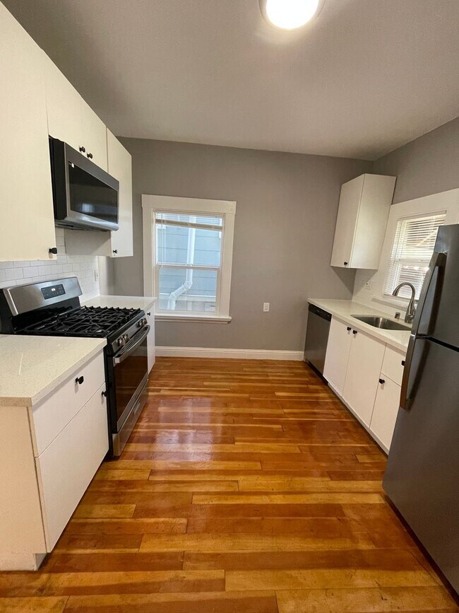 Building Photo - 3208-3210 Market