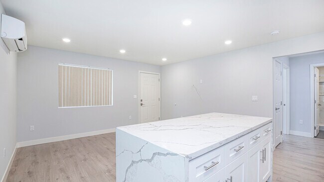 Foto del edificio - 12256 Vanowen St