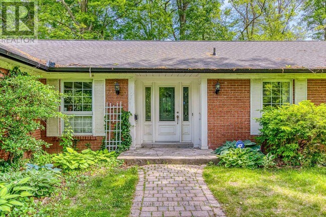 Photo du bâtiment - 1106 Crestview St