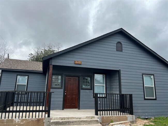 Building Photo - 503 Waco St