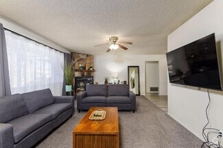 Building Photo - 635 E Manhatton Dr