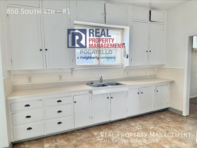 Foto del edificio - 2 bedroom 1 bath apartment - Within walkin...