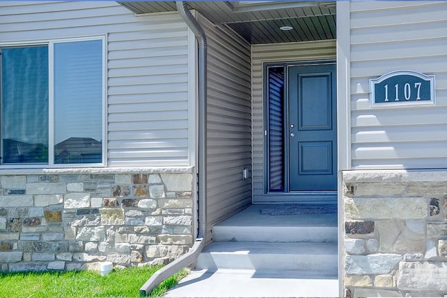 Building Photo - Newer Ranch Style House, 4 bedroom, 3 bath.