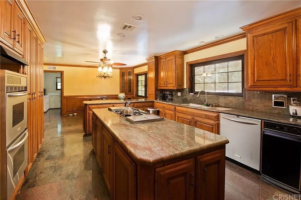 Foto principal - 10307 Donna Ave