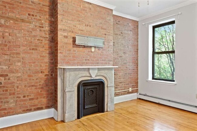 Building Photo - 227 3rd St