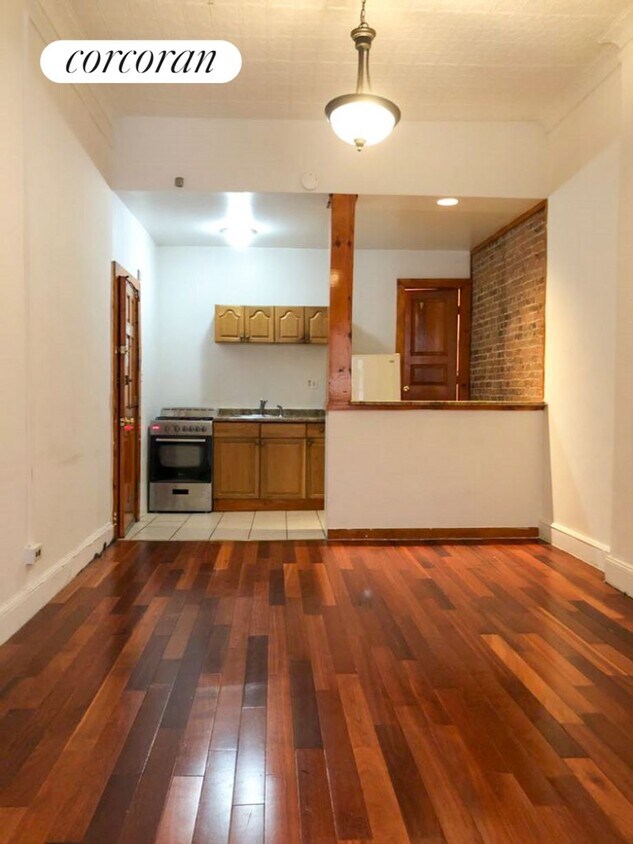 Building Photo - 144 W 73rd St